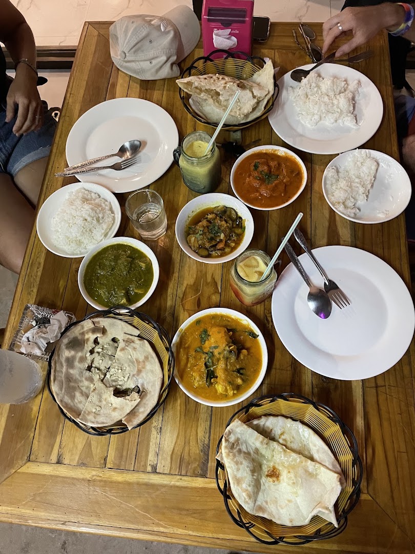 Hasan Indian Restaurant: appetizing spread of Indian food
