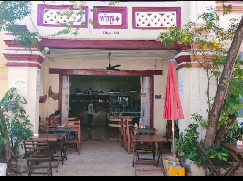 La Boulange: clear photo of venue exterior