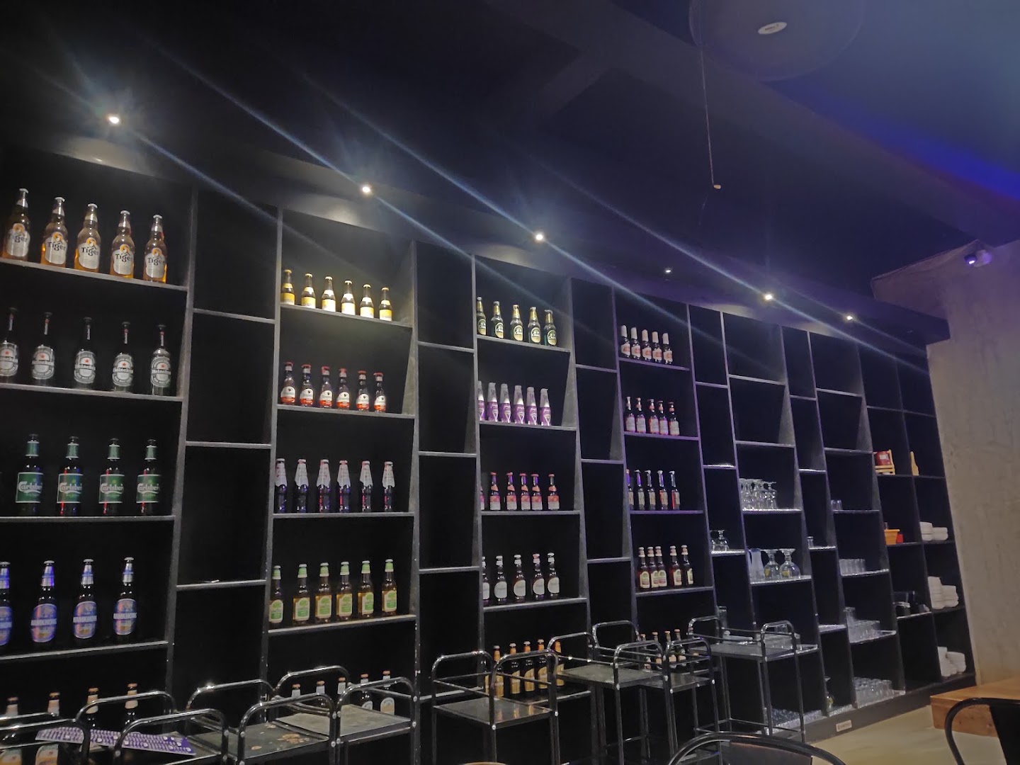 Plousio: clear shot of bar interior