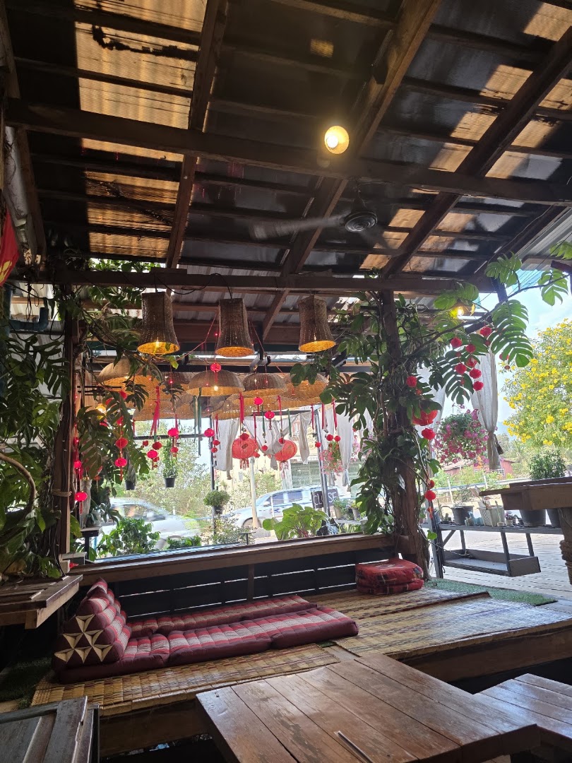 RiN Coffee Pakse: inviting and atmospheric venue interior