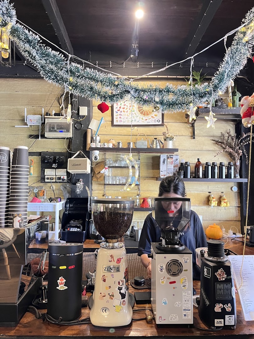 RiN Coffee Pakse: authentic cafe atmosphere