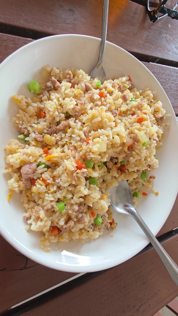 Sabaidee Pakse Restaurant: appetizing photo of restaurant food