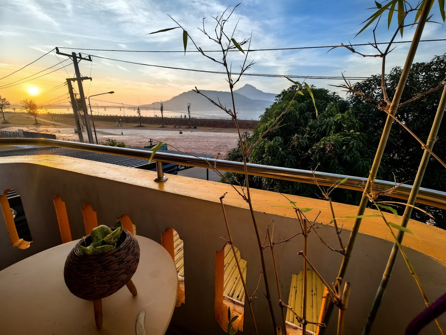 Samlee's Garden: beautiful scenic restaurant terrace view