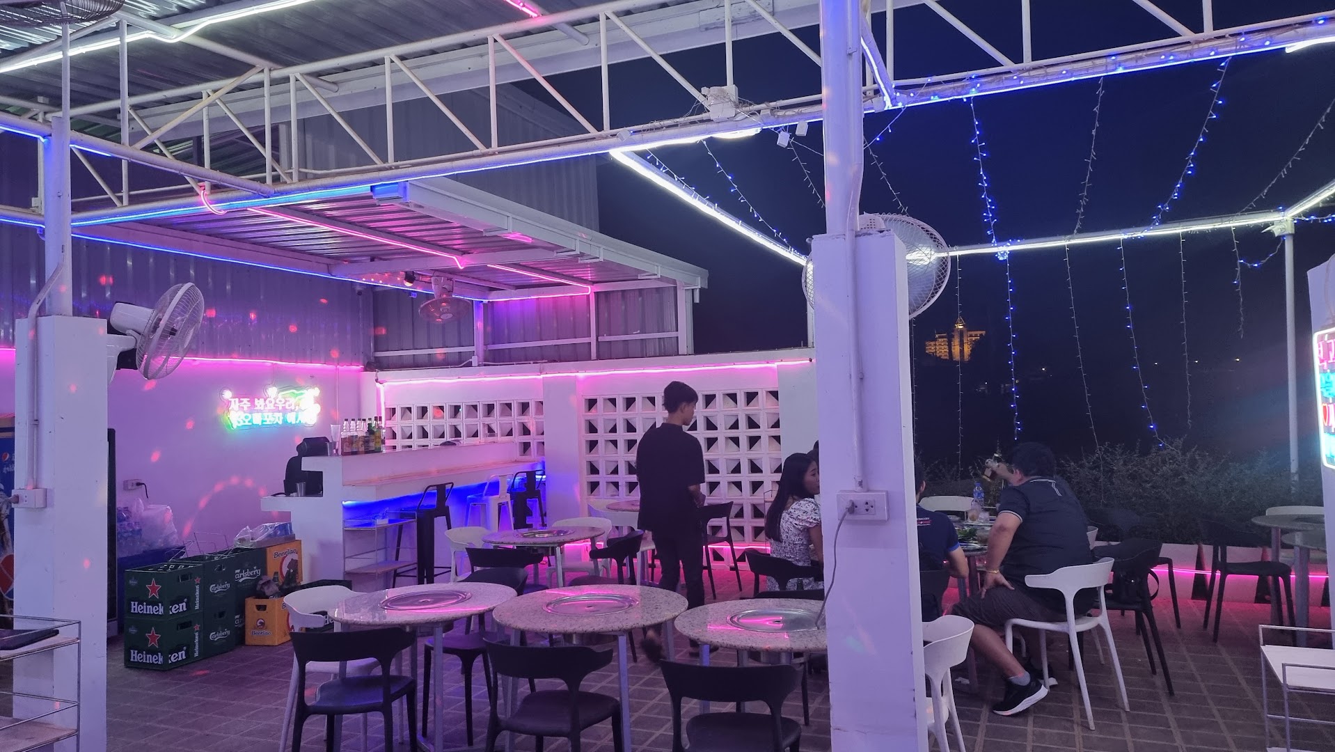 View Bar: venue atmosphere and seating