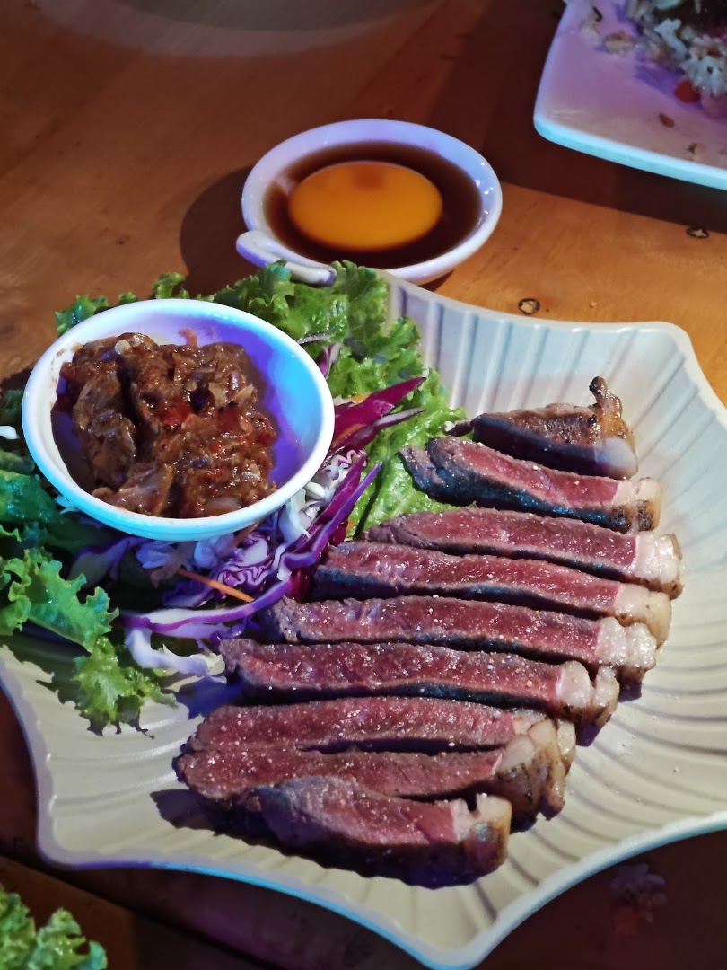 View Bar: appetizing photo of served food