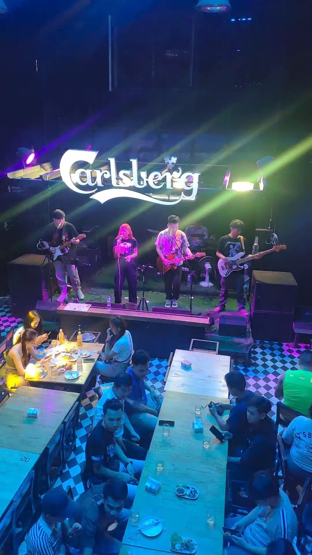 View Bar: venue atmosphere and performance