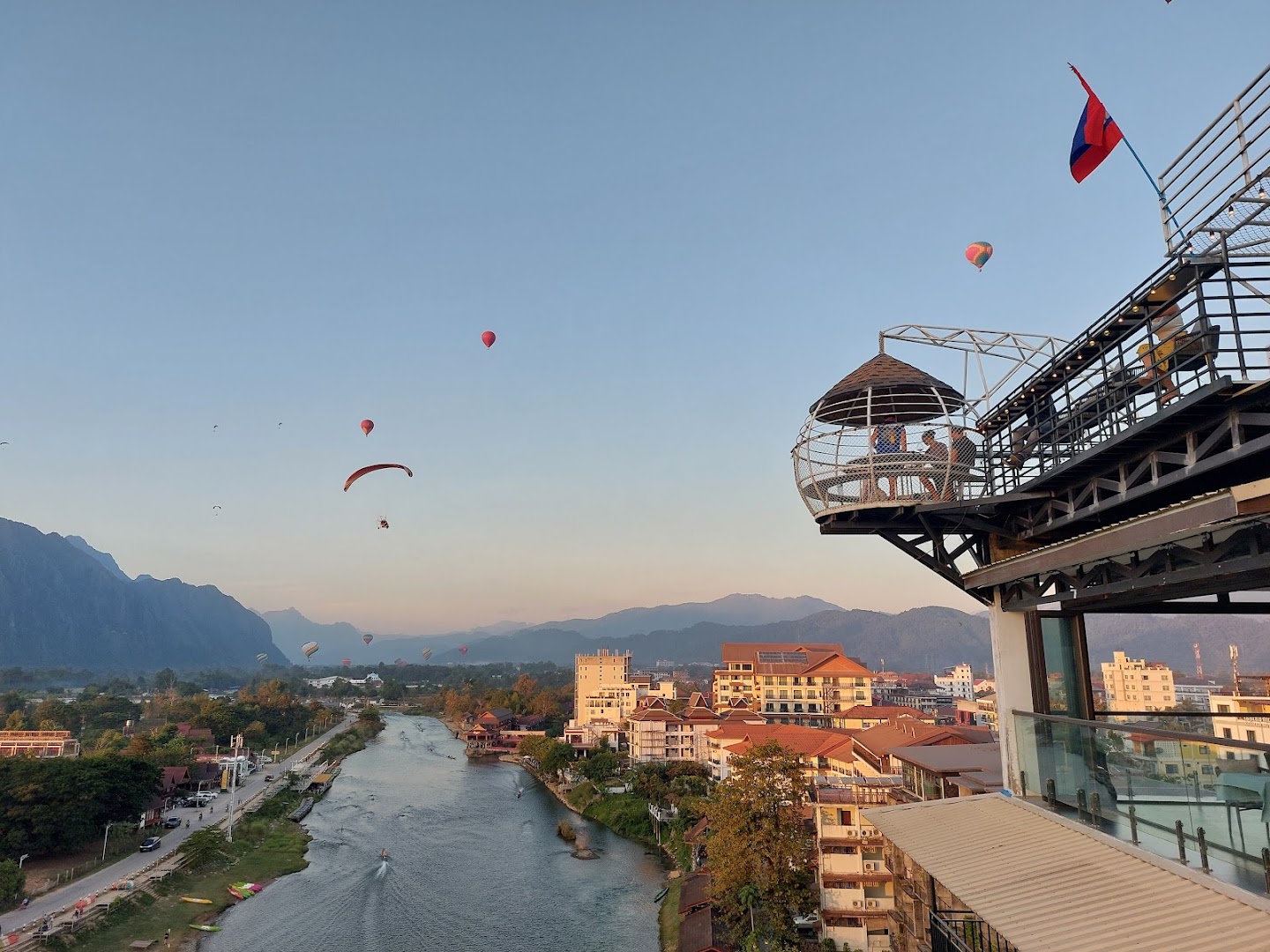 ELEVATE9 Restaurant & Rooftop Bar: stunning rooftop view and atmosphere