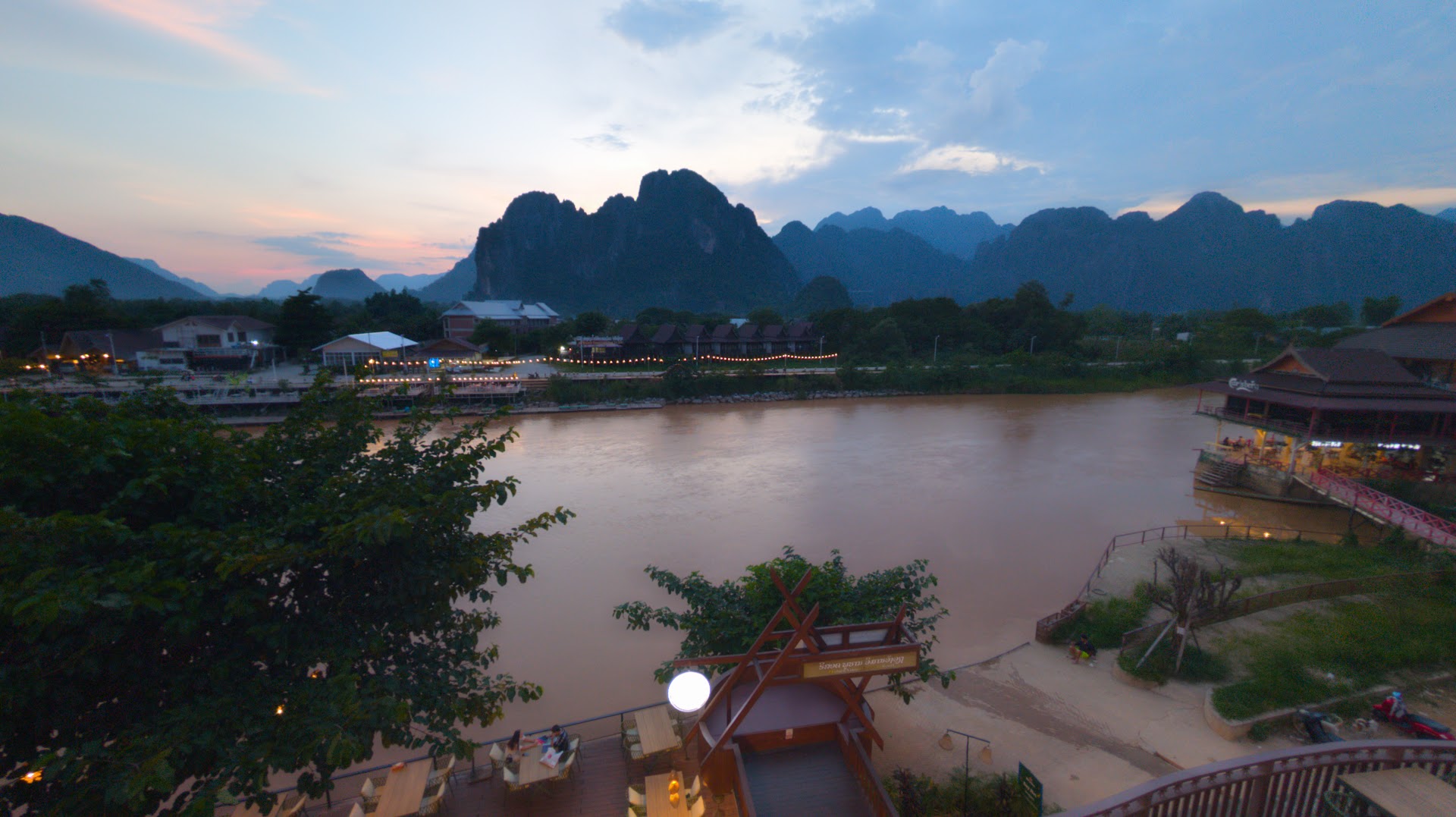 Phubarn Terrace Cafe: beautiful scenic view of venue