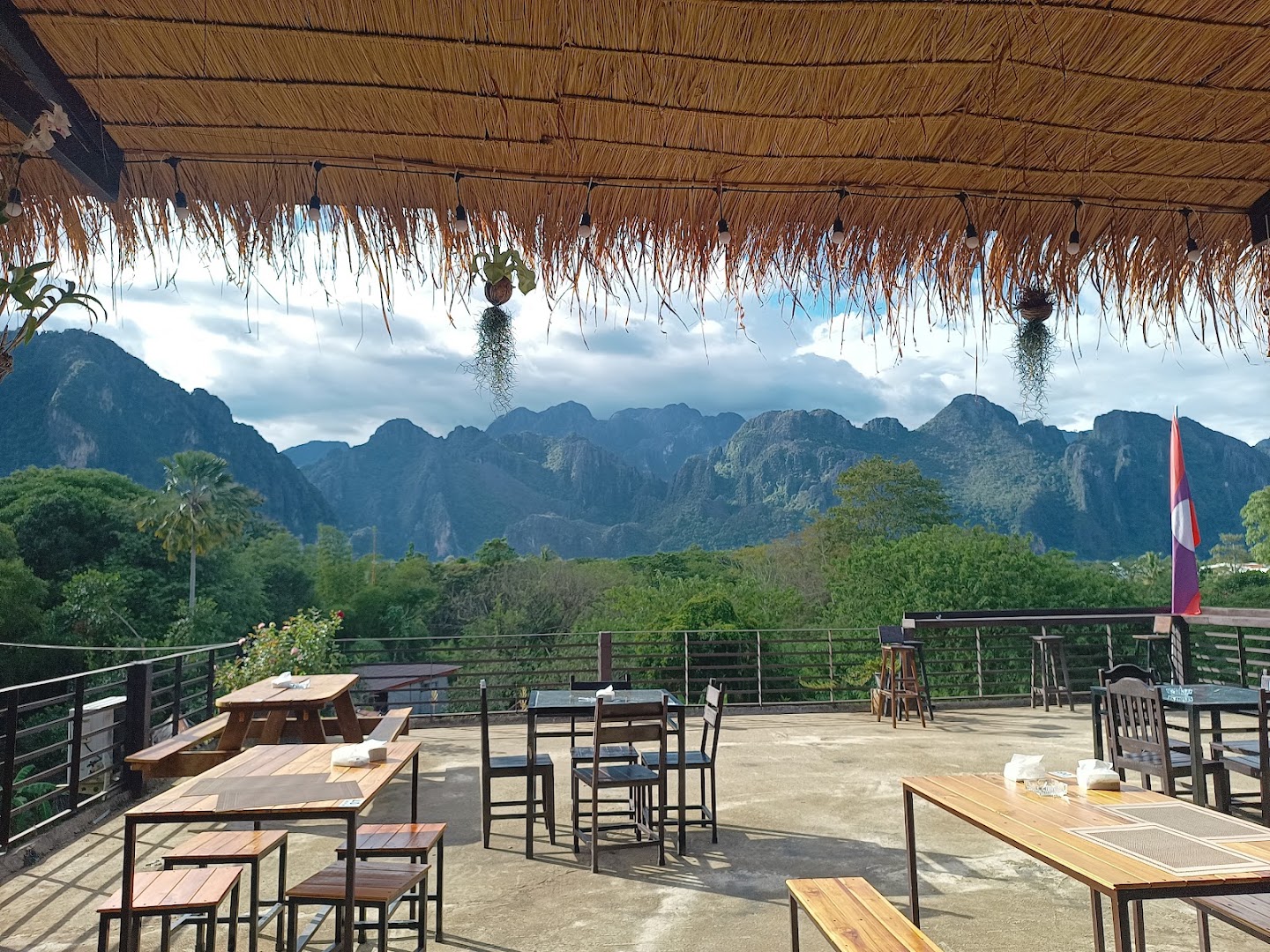 PullMind Cafe: beautiful terrace with scenic view