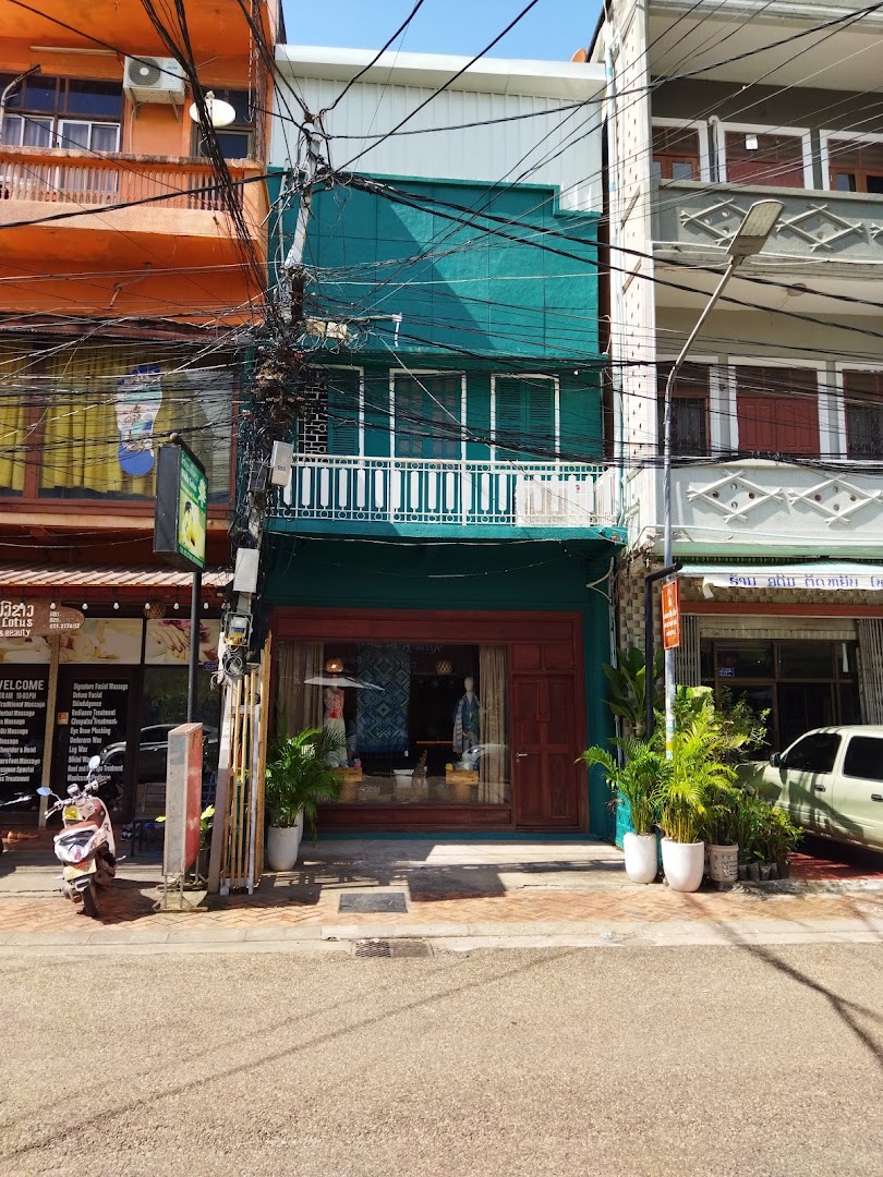 Ock Pop Tok Lifestyle Vientiane: clear storefront view of shop