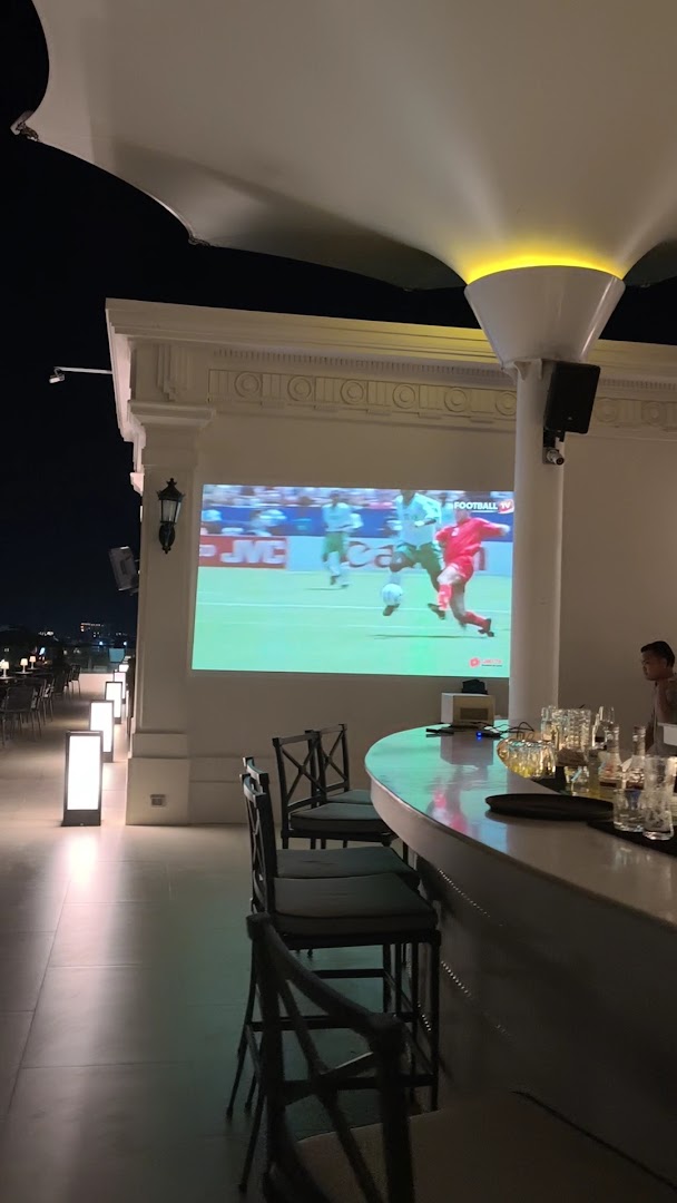 Selene Sky Bar: venue atmosphere and seating