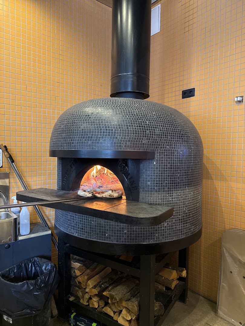 O'Sole Mio Jūrmala: high quality pizza oven photo