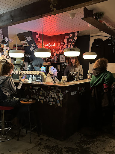 Möku: authentic bar atmosphere well