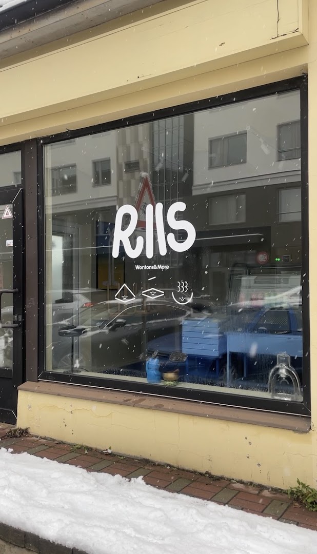 Riis: clear exterior shot of storefront