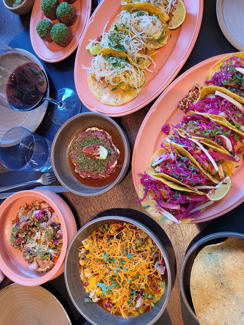 Ancho: appetizing, high-quality food photography