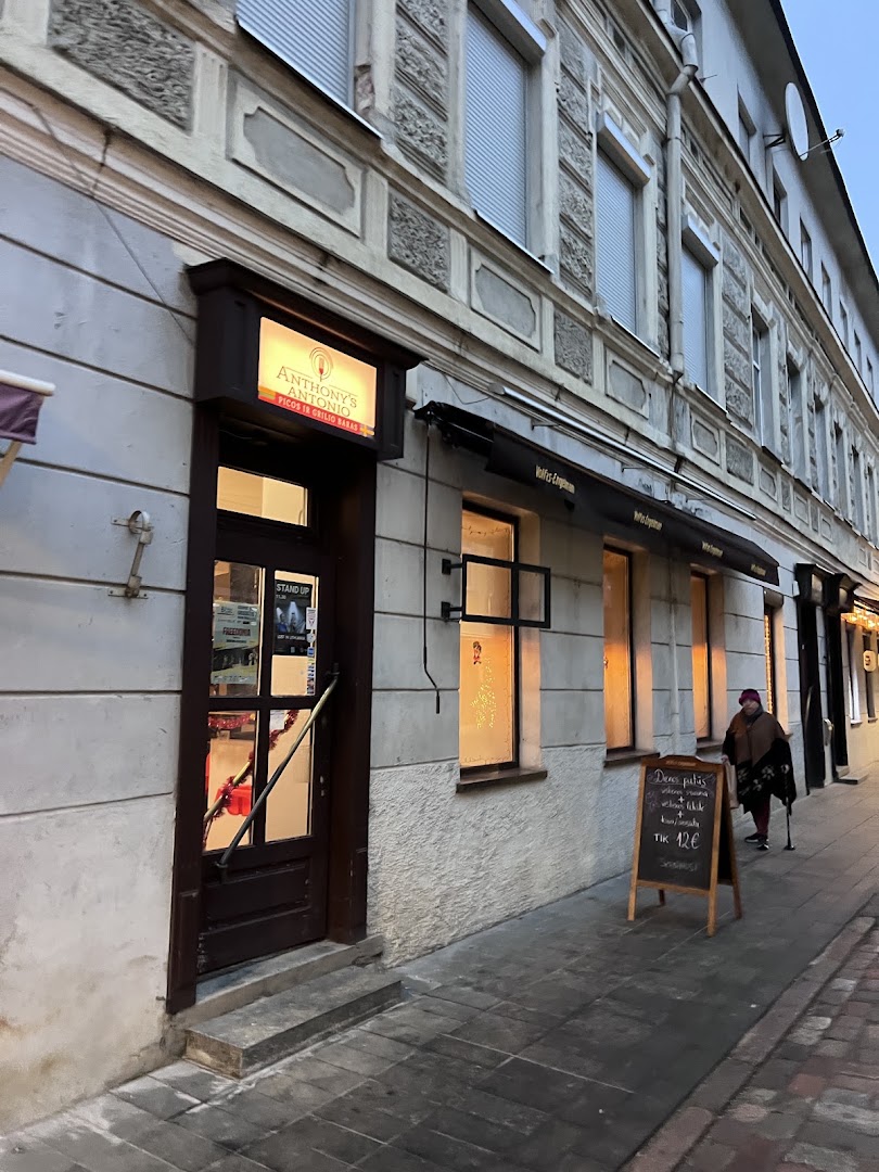 Anthony's Pizza & Grill: clear exterior shot of restaurant