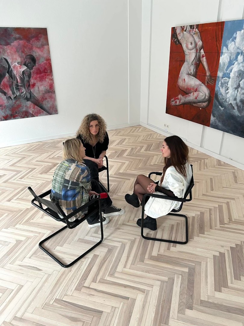 IN DOT Gallery: gallery atmosphere and art