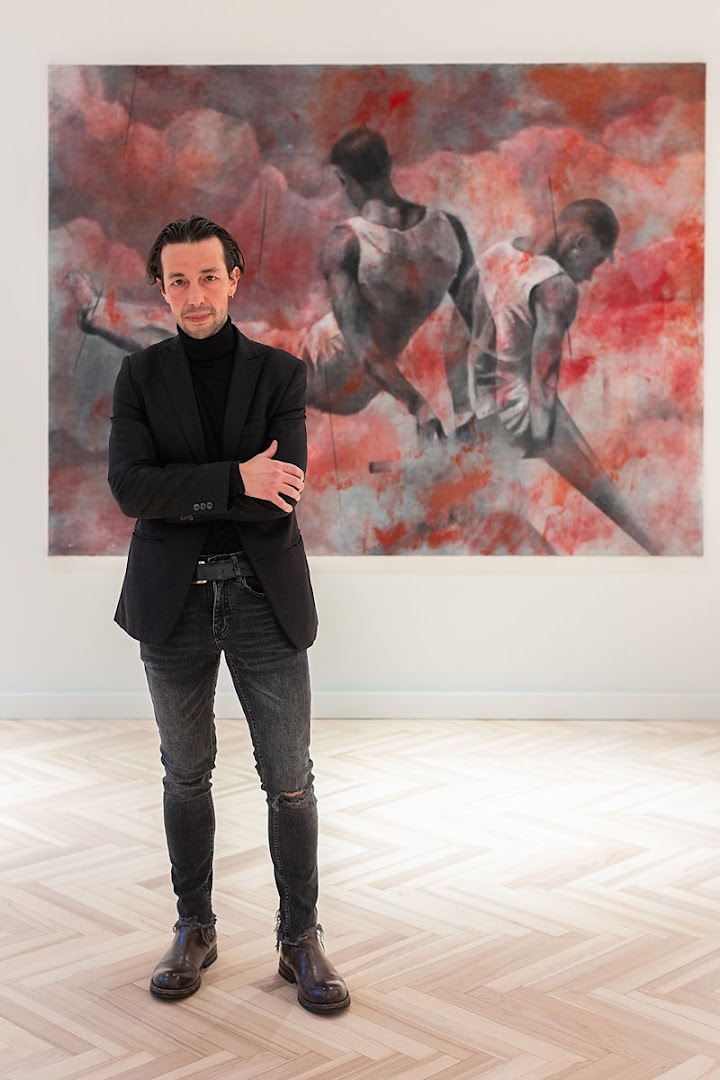 IN DOT Gallery: professional photo of gallery exhibition