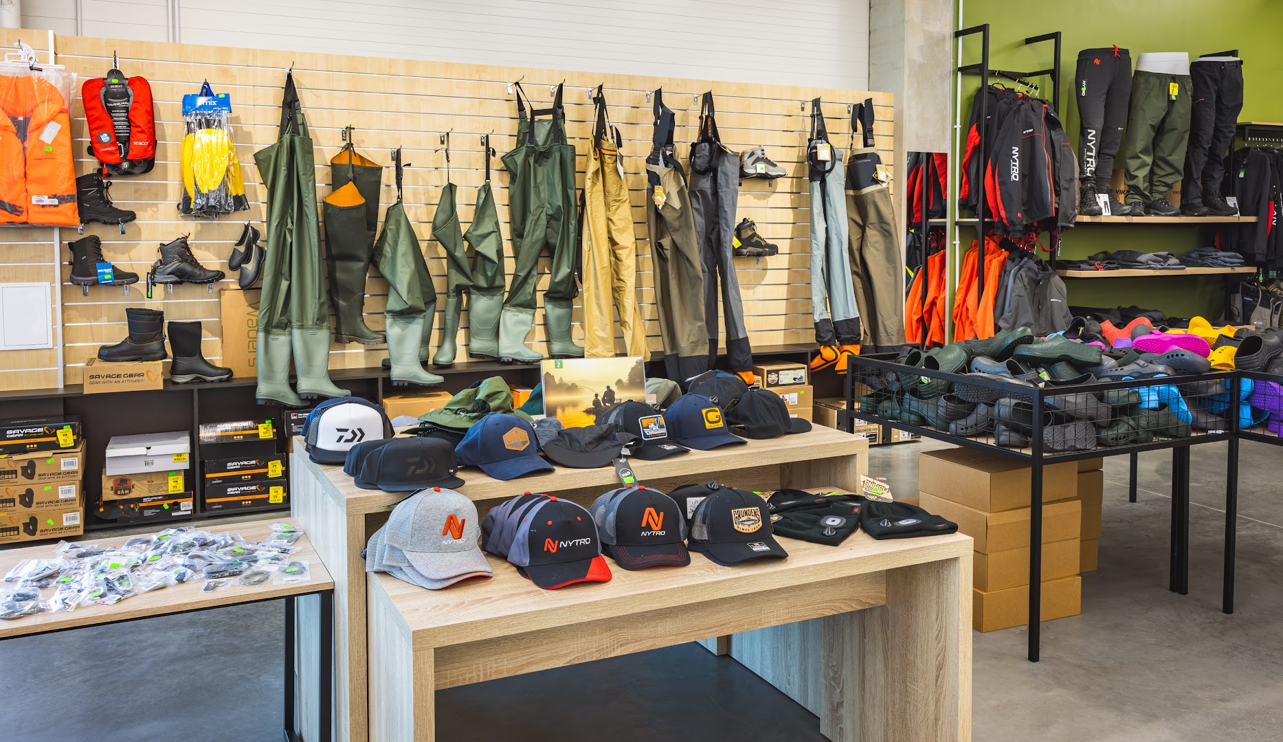 Jahipaun: clear display of shop products