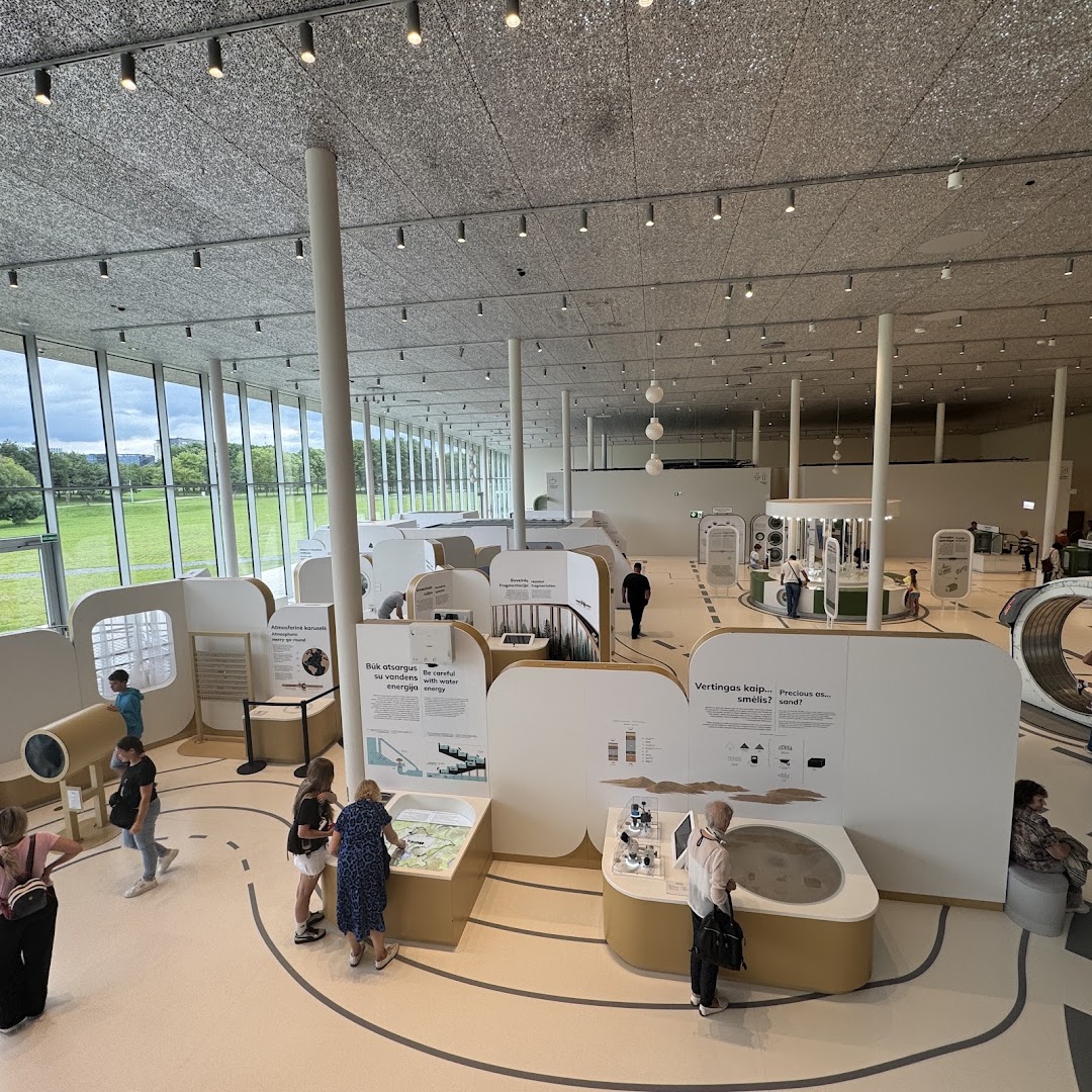 Mokslo Sala: clear view of museum interior