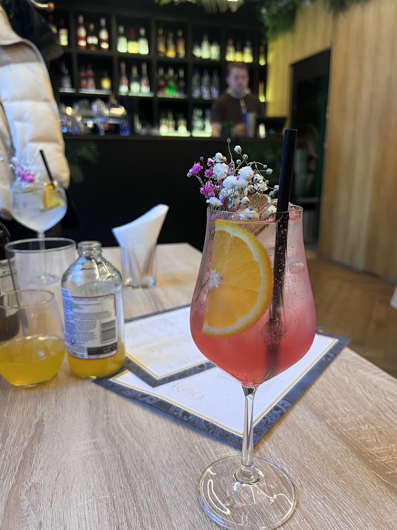 ROO Bar & Kitchen: appealing photo of bar drink