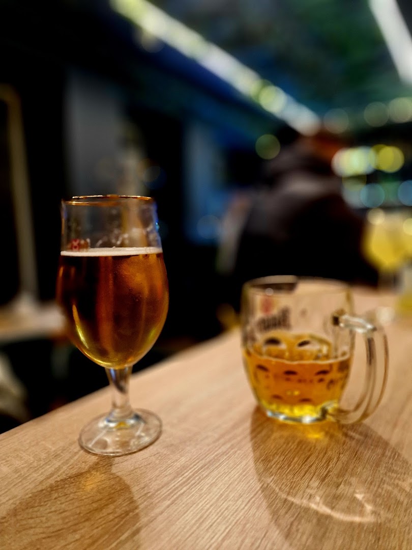 ROO Bar & Kitchen: appealing shot of bar drinks