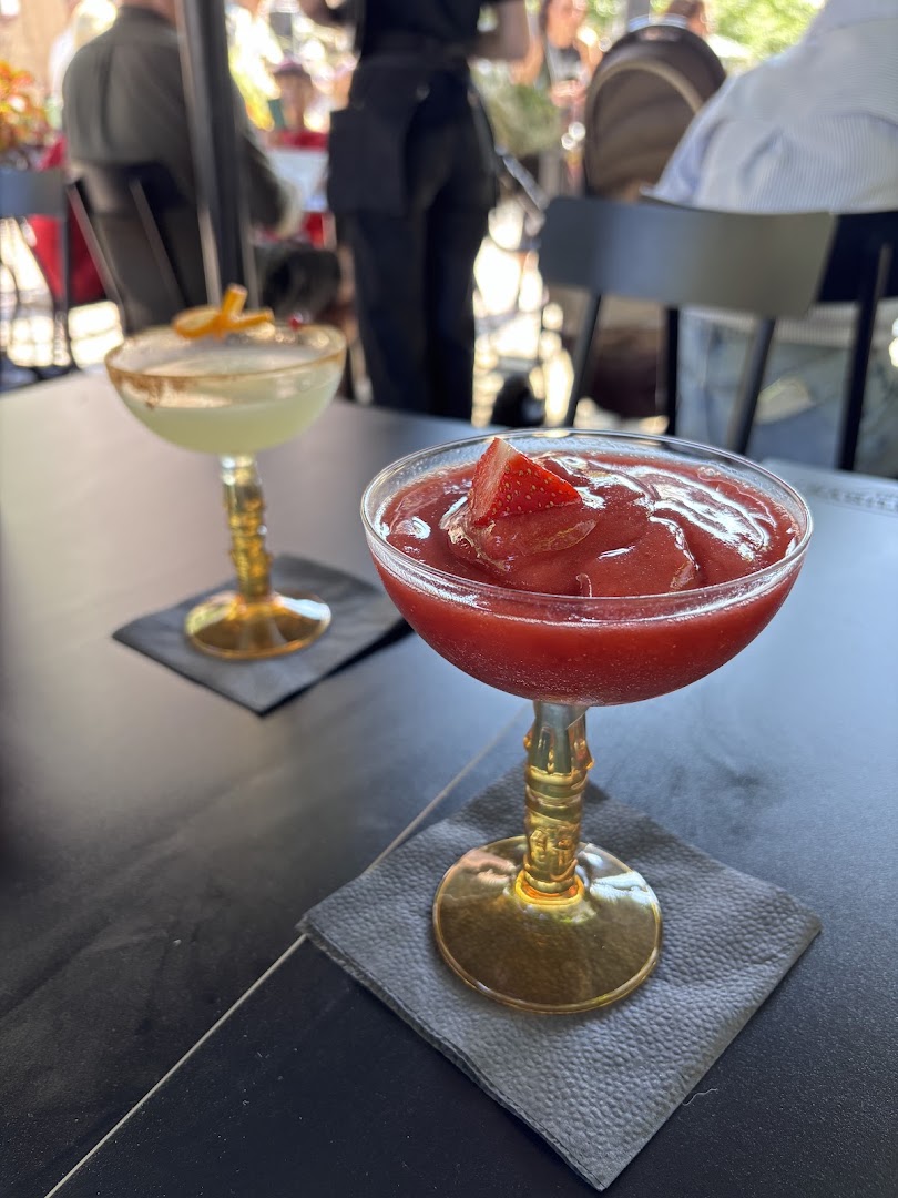 Grill London: appetizing photo of restaurant drinks