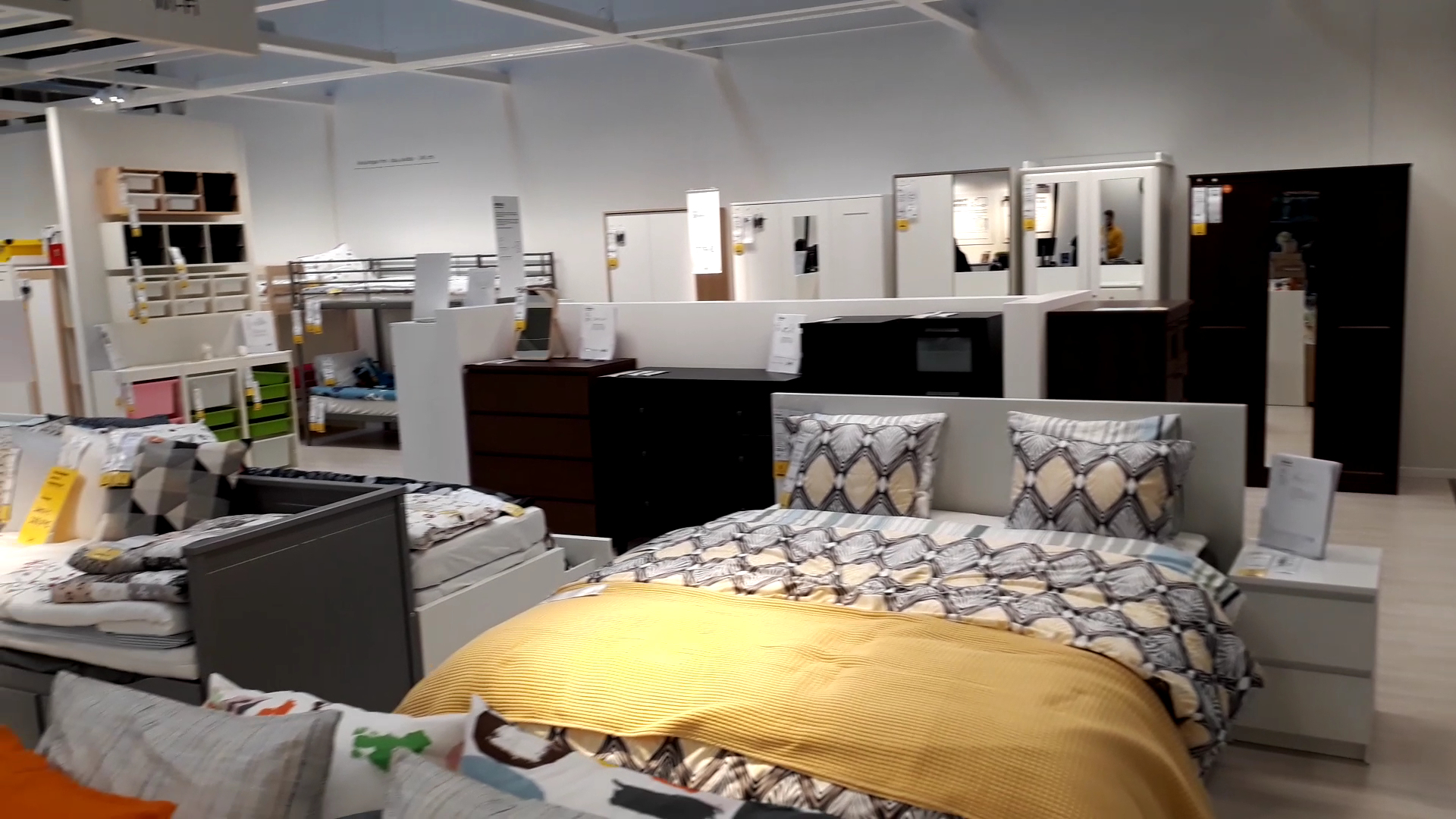 IKEA Klaipėda: clear display of store products