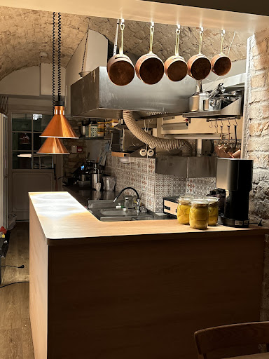 B'ARN Bistro: inviting and professional kitchen view