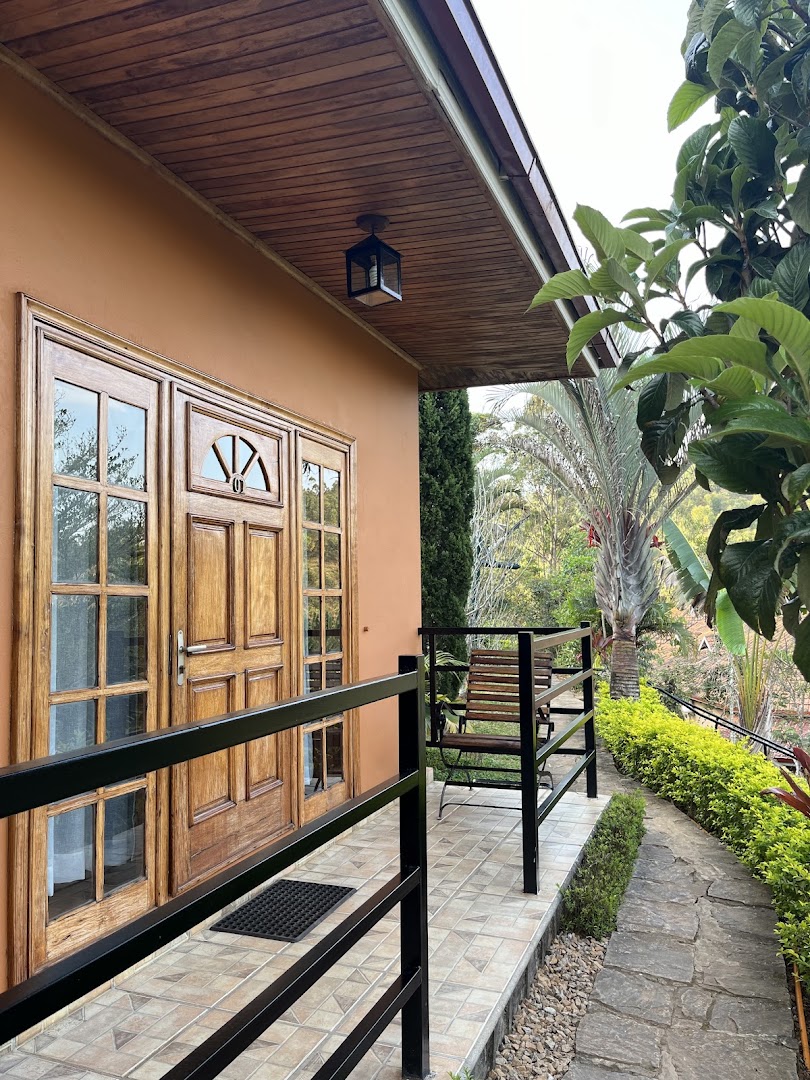 Andasibe Cyperus Hotel: attractive hotel exterior and terrace