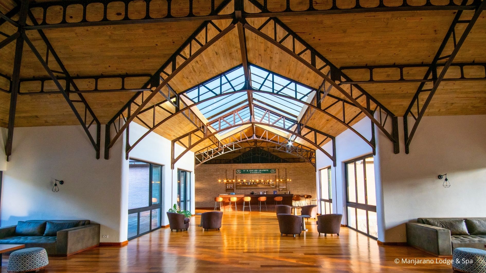 Manjarano Lodge & Spa: professional shot of restaurant interior