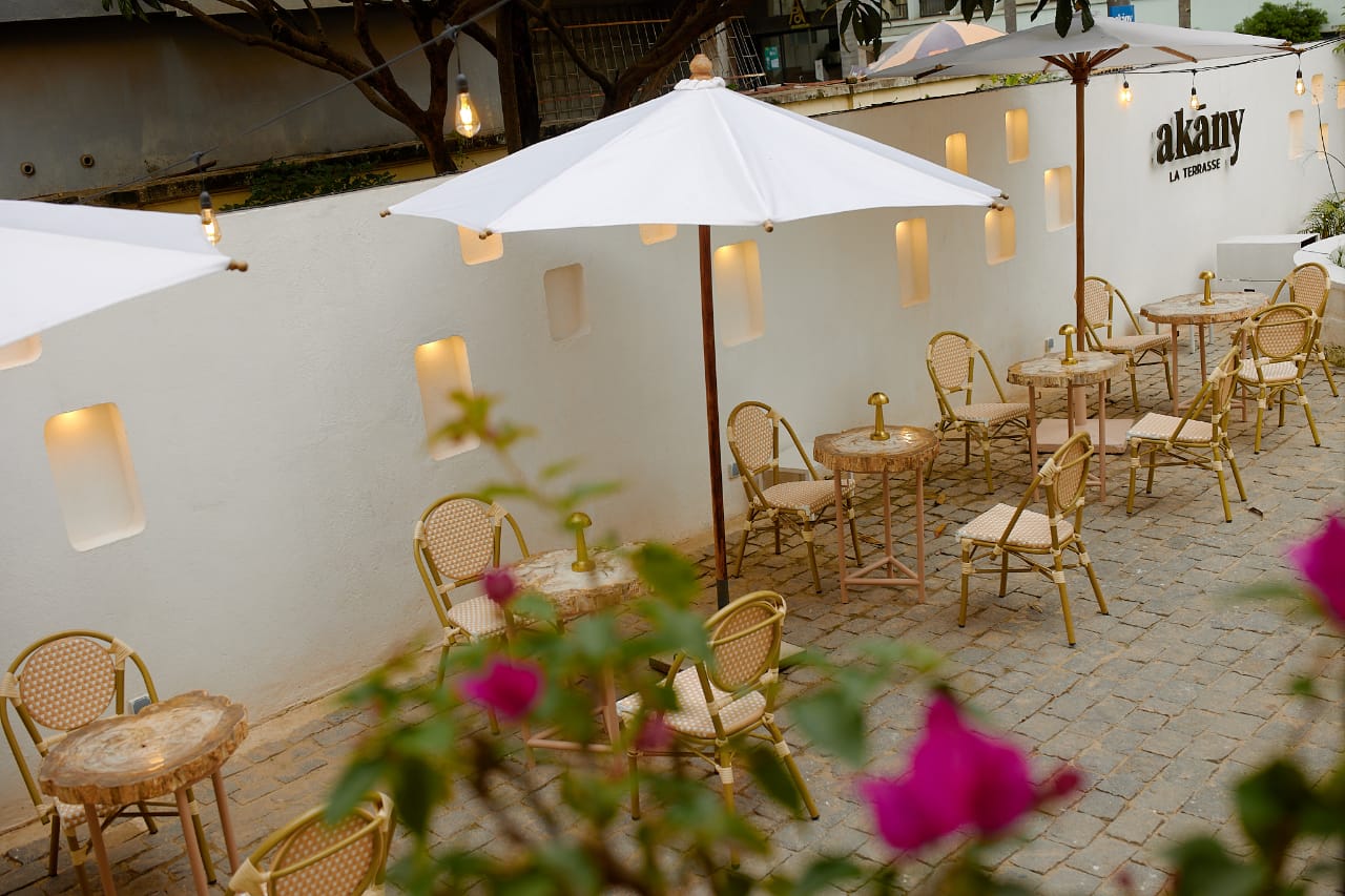 Akany La Terrasse: attractive, professional shot of terrace