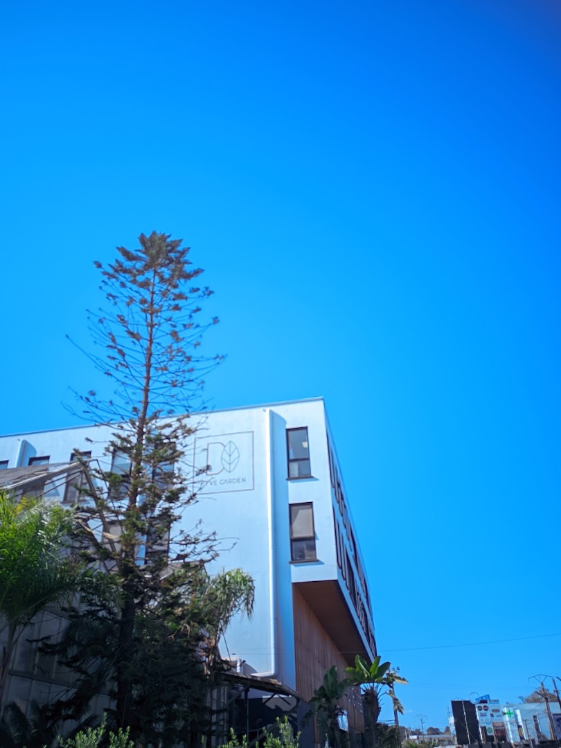 Dyve Garden: clear exterior shot of shop