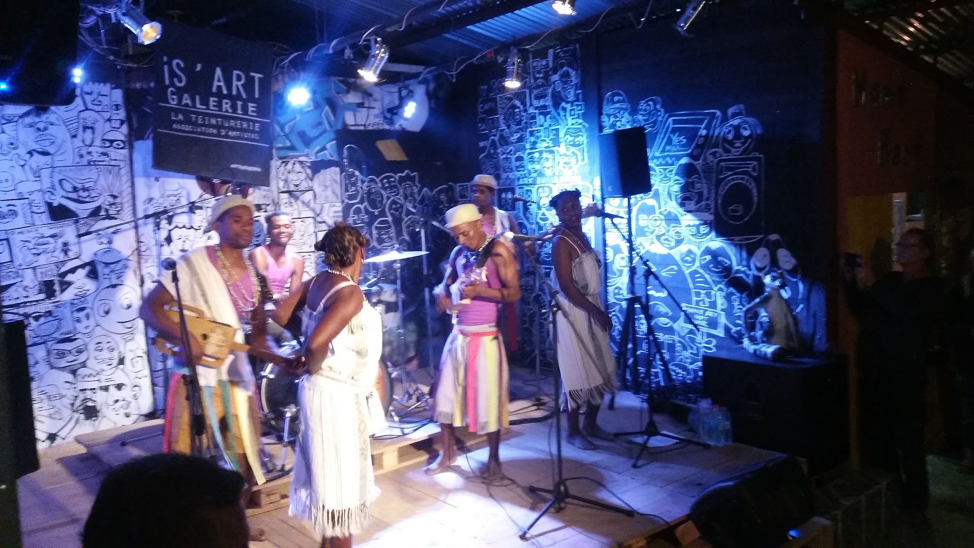 Is'Art Galerie: live performance and atmosphere