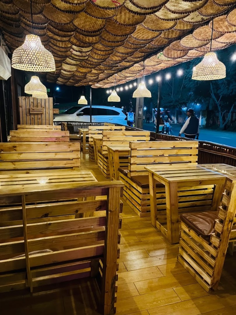 KafeS'mof: inviting venue atmosphere