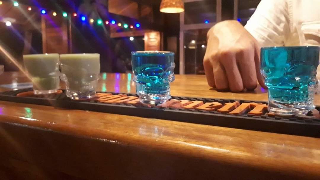 La Kabane: drinks and bar atmosphere