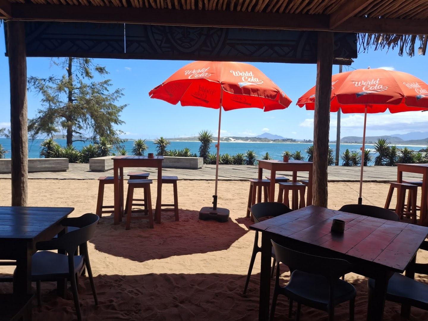 Le Spot - Libanona: inviting terrace with ocean view