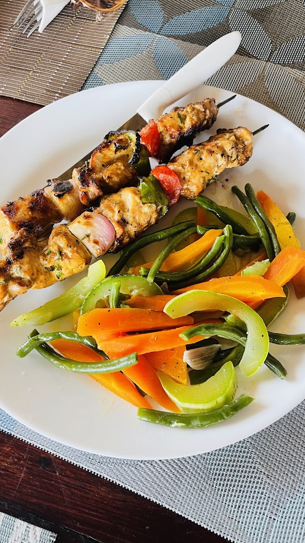 Le Spot - Libanona: appetizing photo of served food