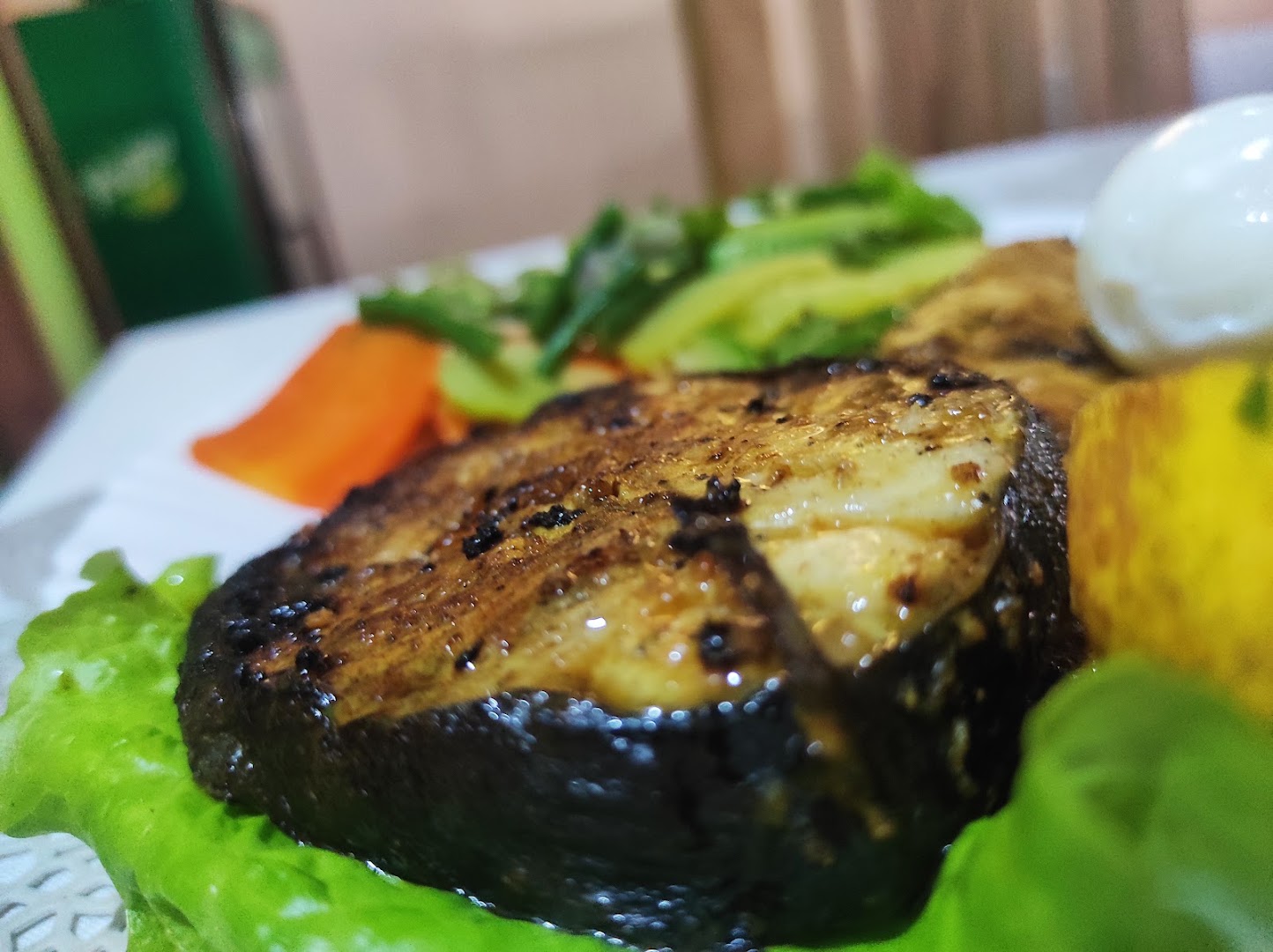 Mini Resto Mami-Jo: appetizing close-up of restaurant food
