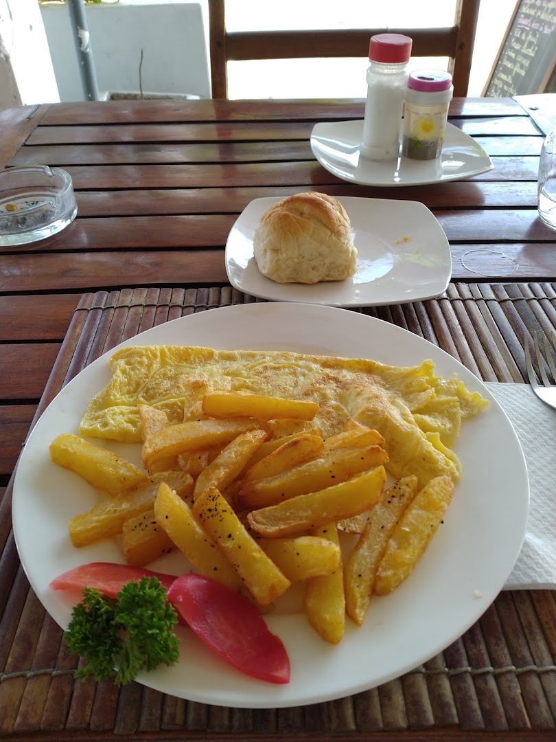 L'Aqua Rhum: appetizing photo of served food