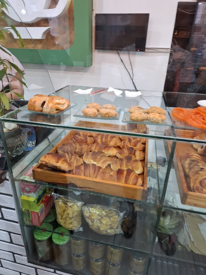 Saify: clear display of breakfast food
