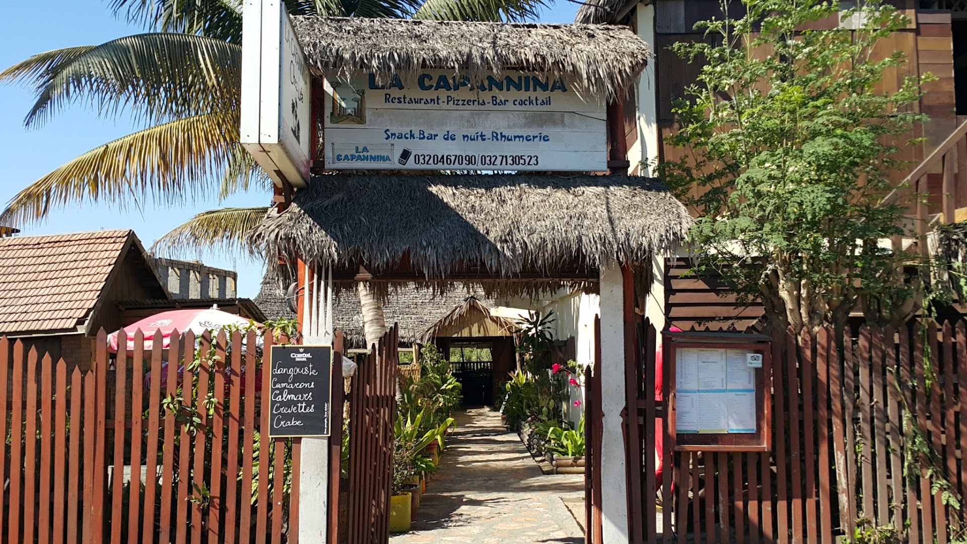 La Capannina: clear exterior shot of restaurant