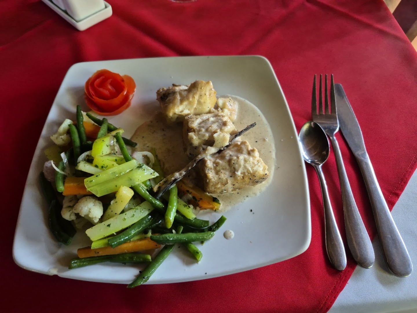 La Capannina: appetizing, well-lit food presentation