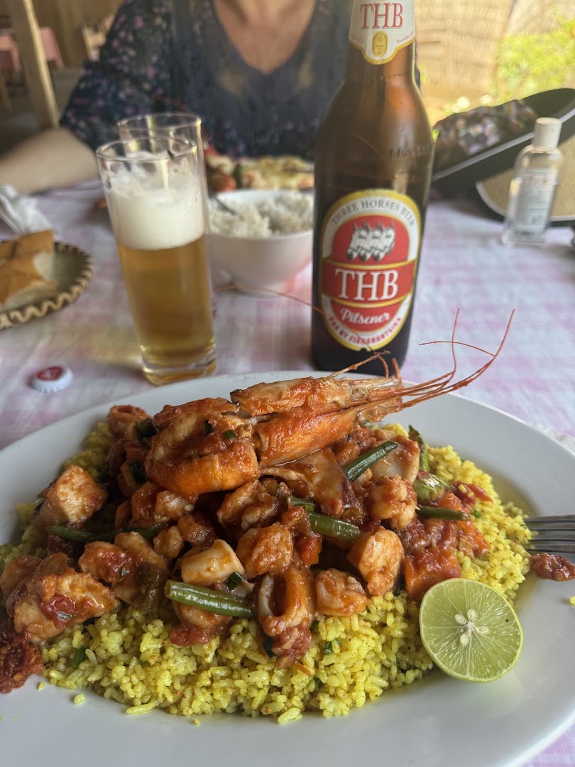 Le Corail: appetizing food and drink photo