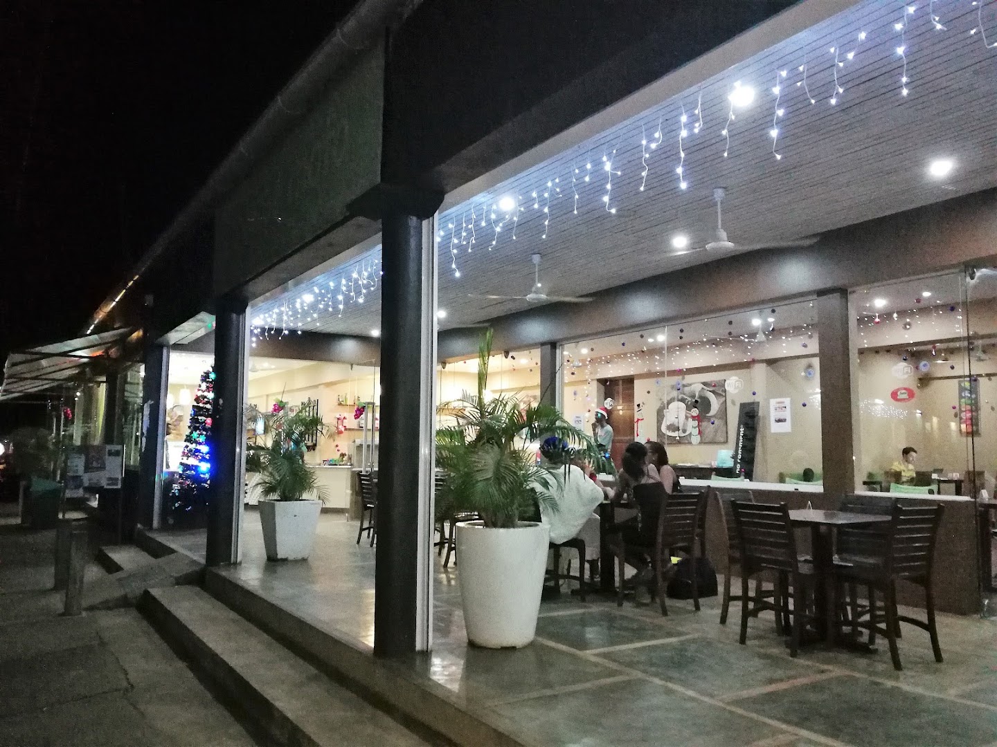 Casa Mofo: clear view of venue atmosphere