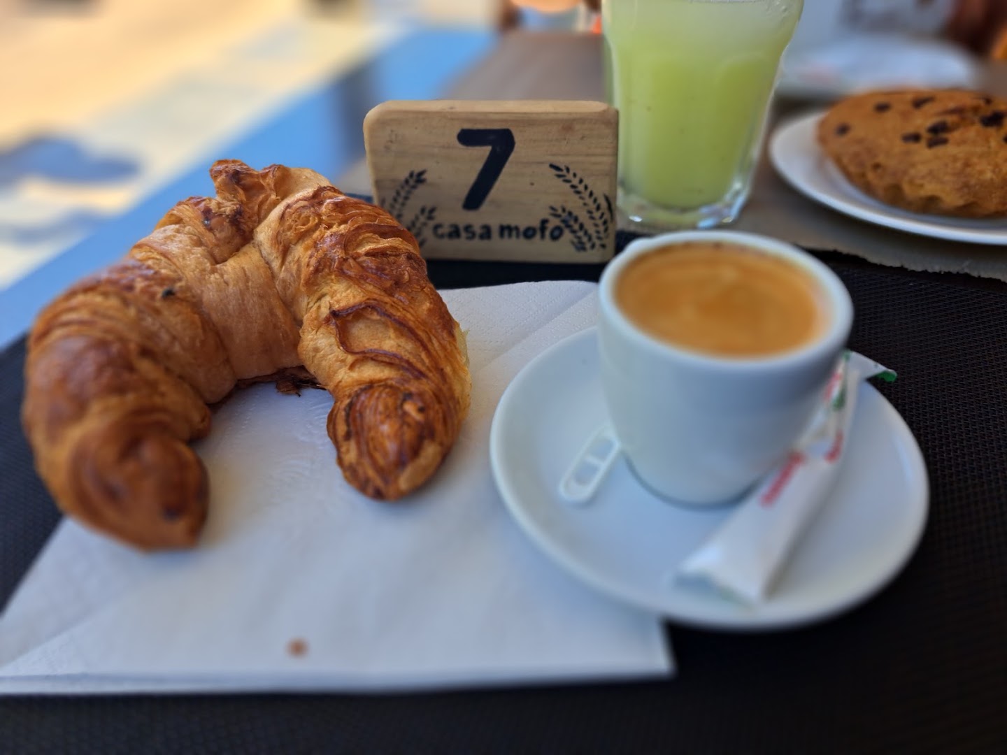 Casa Mofo: appetizing food and drink photo