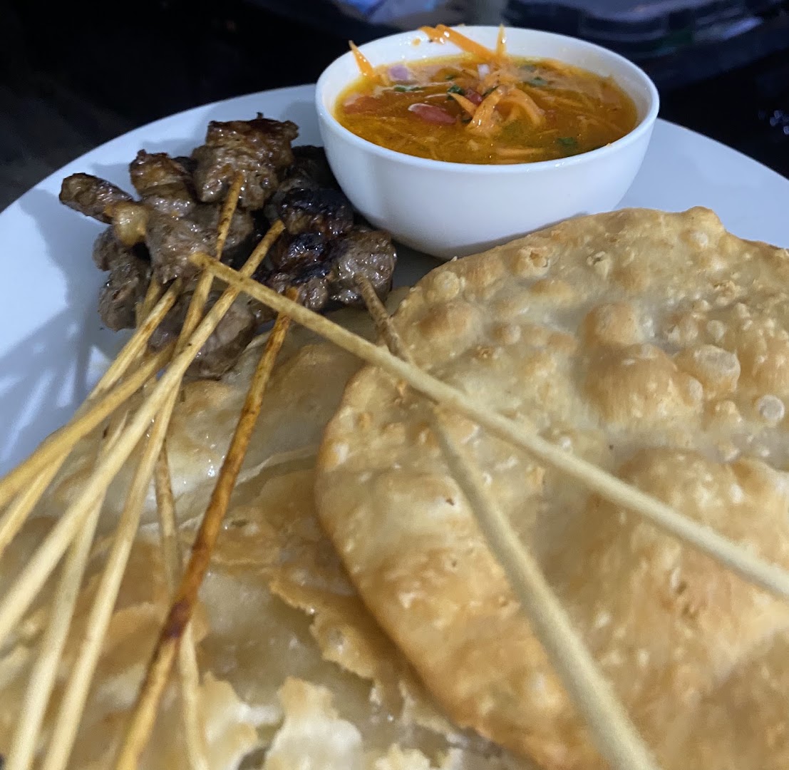 Le QG: appetizing photo of served food