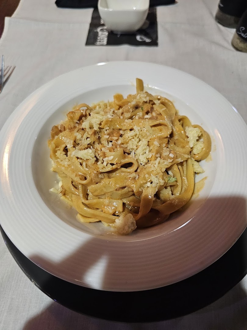 Pirates Tavern Nosy Be: appetizing photo of restaurant dish