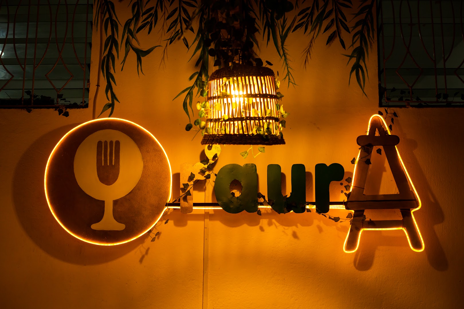 Or'Aura: attractive, professional signage photo
