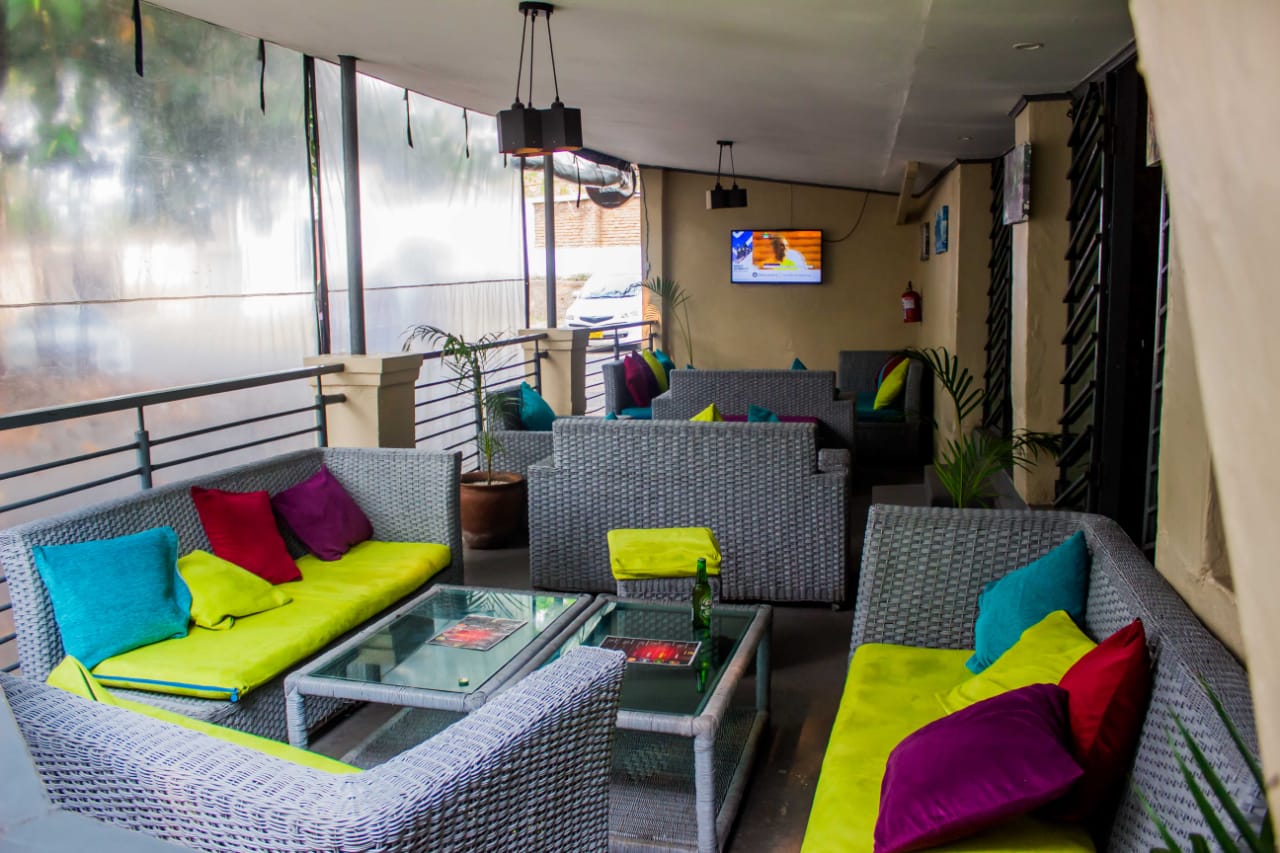 Anchors Lounge: clear view of venue atmosphere
